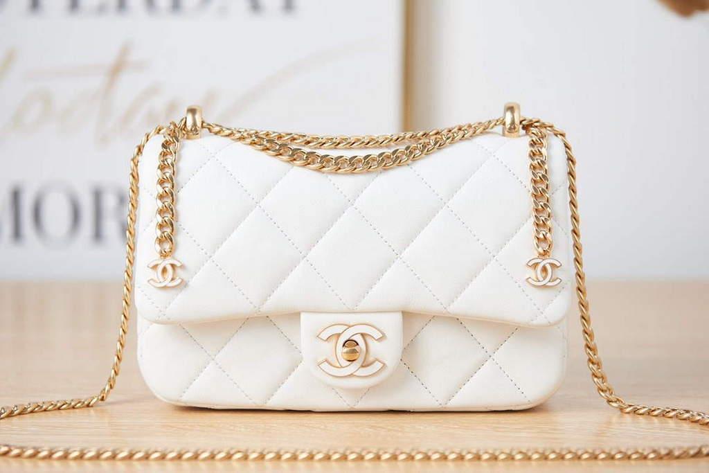 Chanel AS3114 Flap Bag Lambskin White