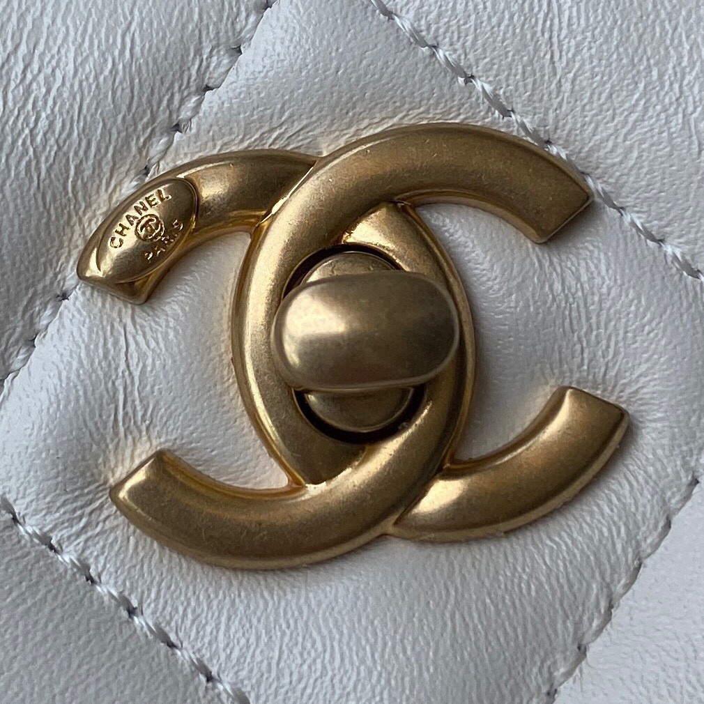 Chanel Small Hobo Bag Lambskin Gold AS3223 White