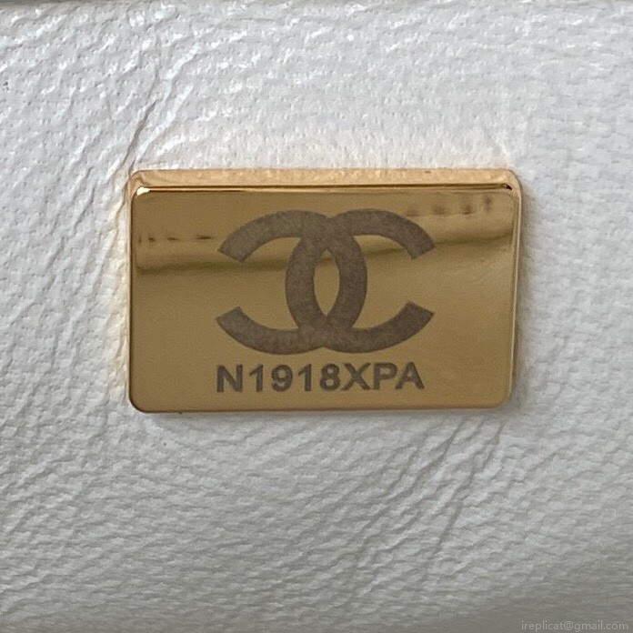 Chanel Small Hobo Bag Lambskin Gold AS3223 White