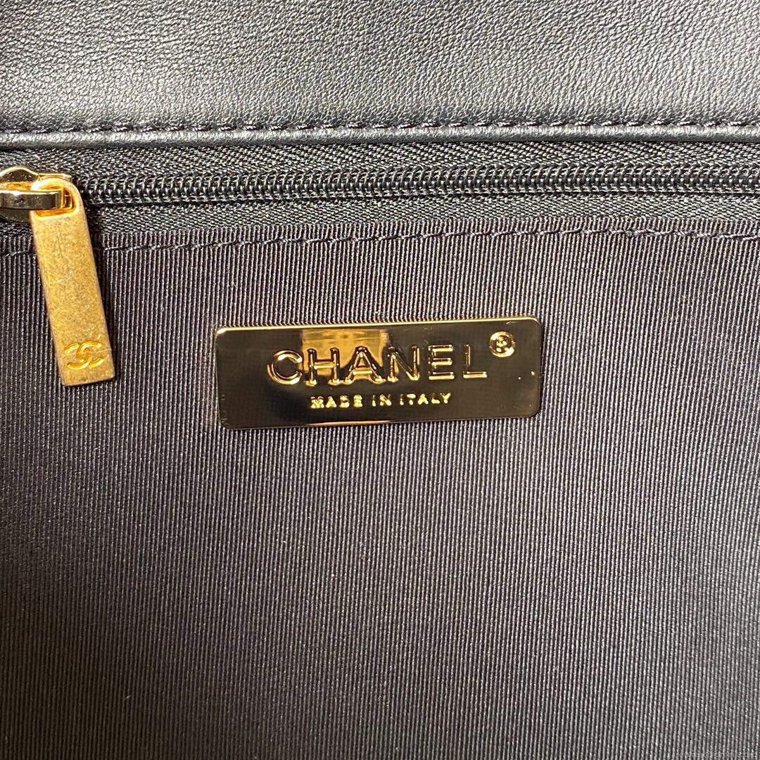 Chanel As1161 Large Chanel 19 Handbag Flap Colorful Print Vintage gold
