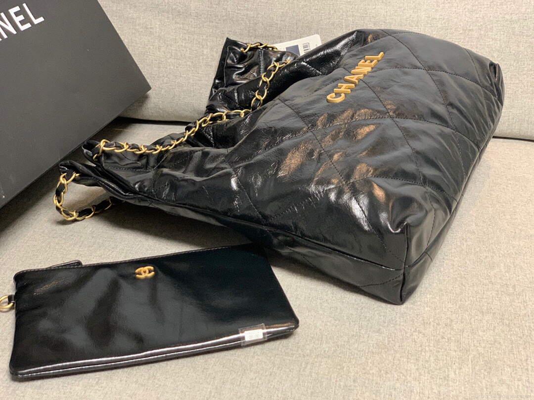 Chanel 22 Handbag Shiny Calfskin Gold AS3261 Black