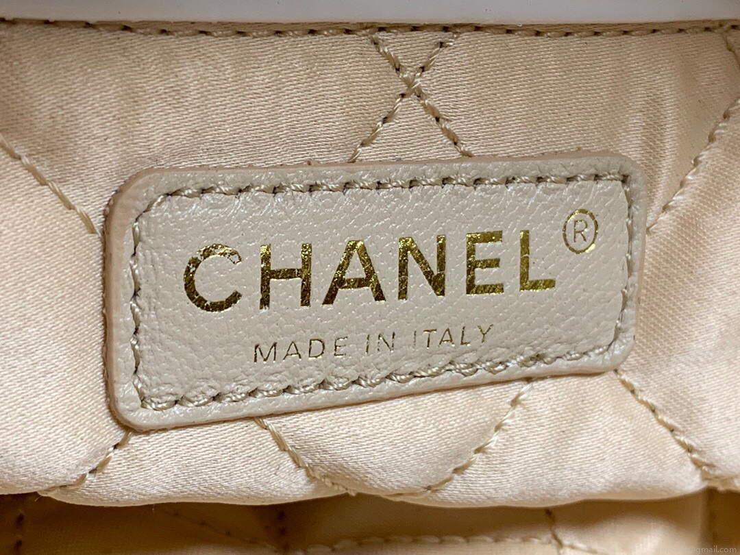 Chanel 22 Handbag Shiny Calfskin Gold AS3261 White