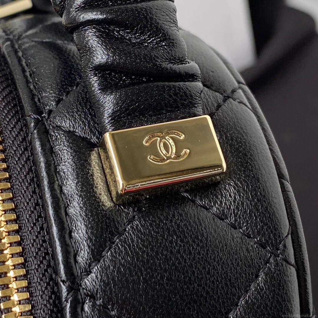 Chanel Vanity Case Shiny Lambskin Gold AP2731 Black