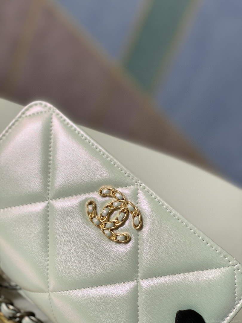 Chanel A86092 WOC Chain Wallet Bag Lambskin White