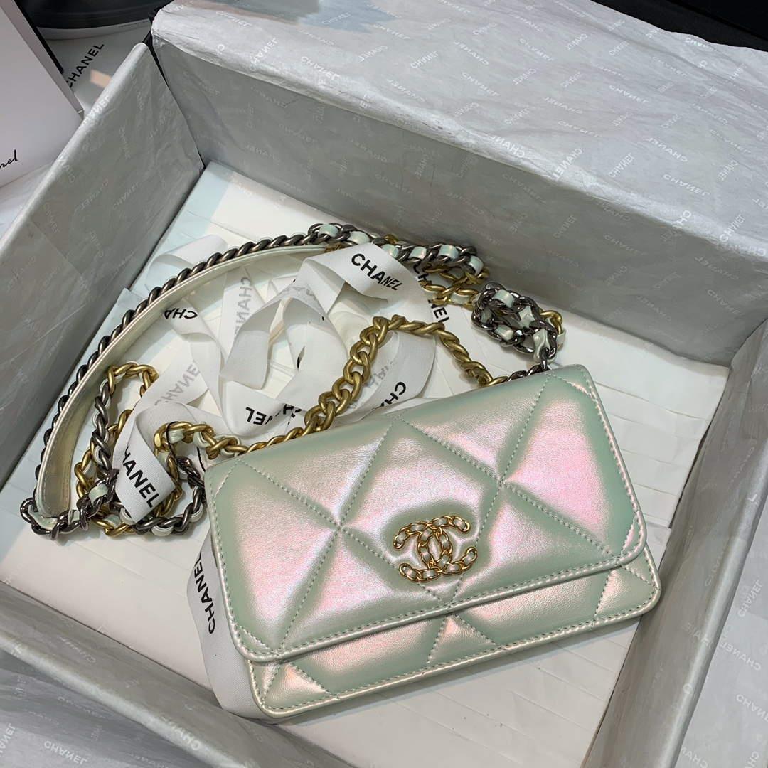Chanel A86092 WOC 19 Chain Wallet Bag Lambskin Silvey White