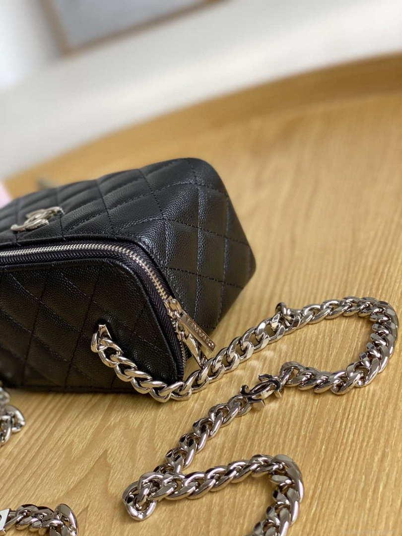 Chanel A81194 Vanity with chain Calfskin Sliver Black