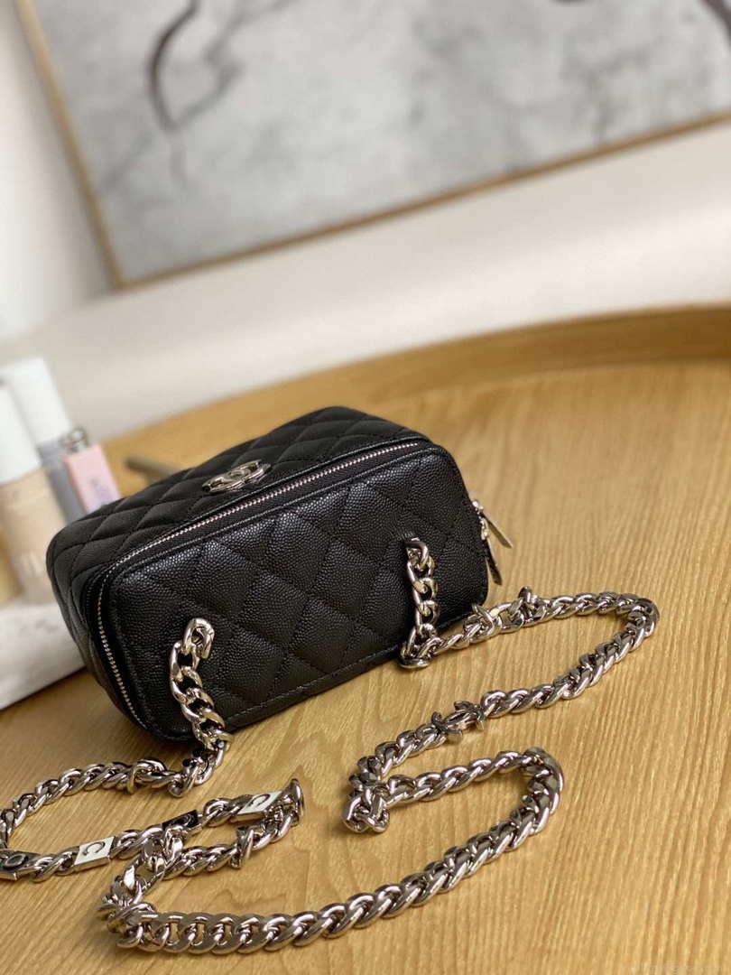 Chanel A81194 Vanity with chain Calfskin Sliver Black