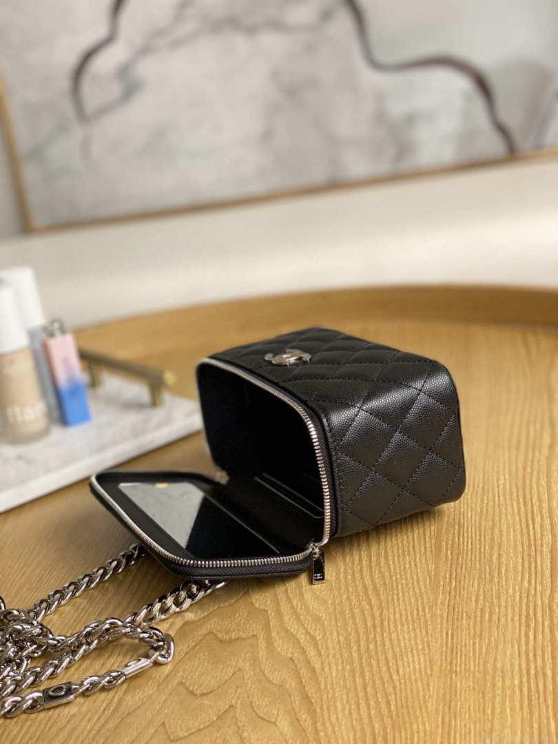 Chanel A81194 Vanity with chain Calfskin Sliver Black