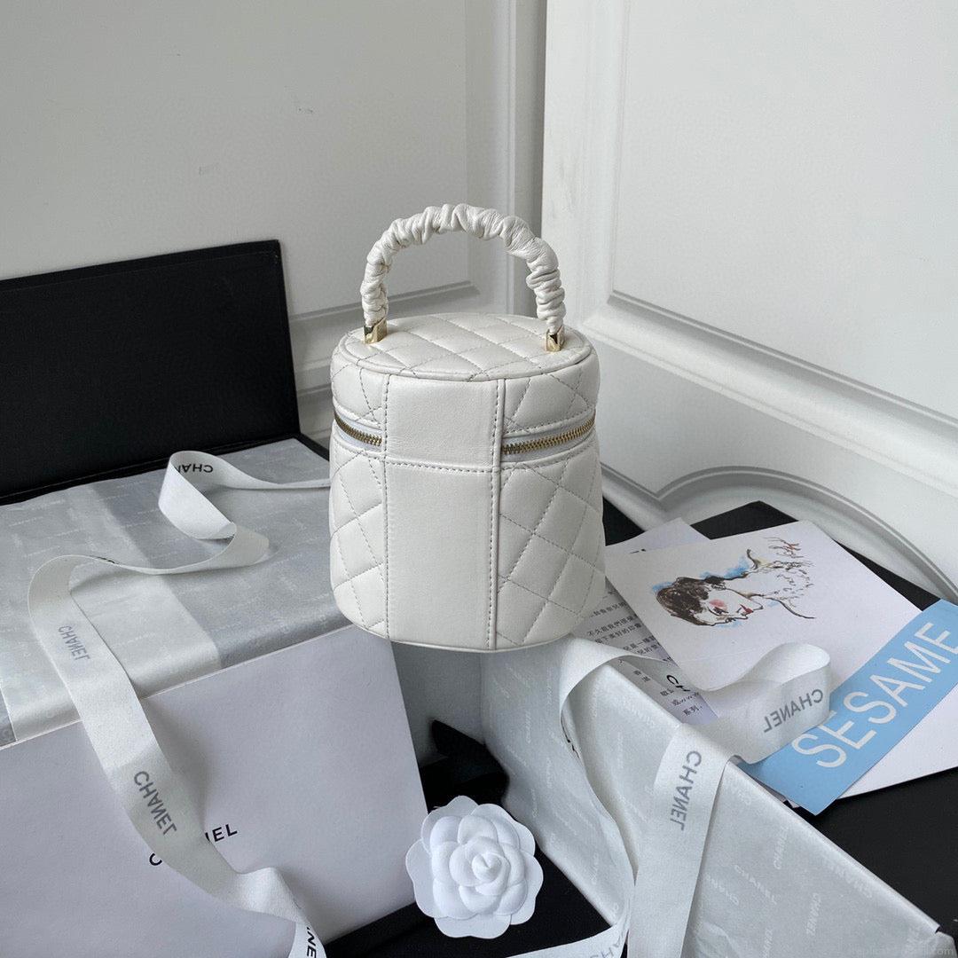 Chanel Vanity Case Lambskin AP2730 White