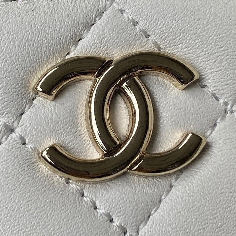 Chanel Vanity Case Lambskin AP2730 White