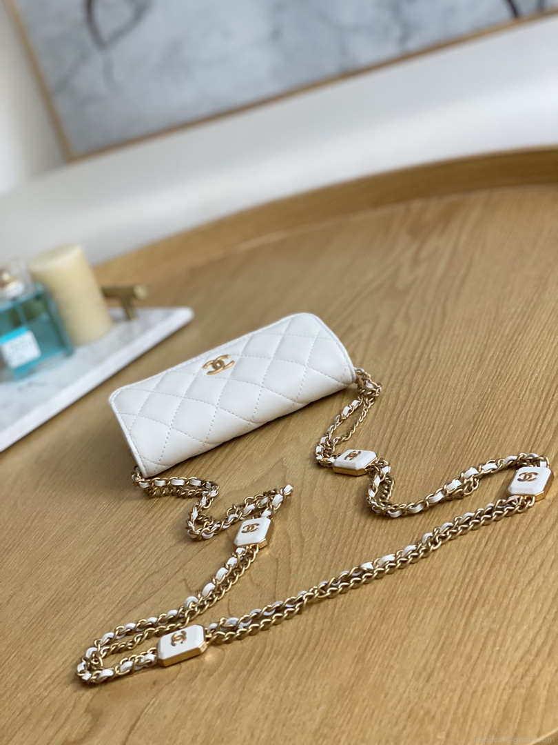 Chanel A68098 Mini Flap Bag Lambskin Onyx Small Square Stewardess Bag White
