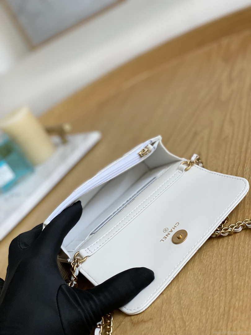 Chanel A68098 Mini Flap Bag Lambskin Onyx Small Square Stewardess Bag White