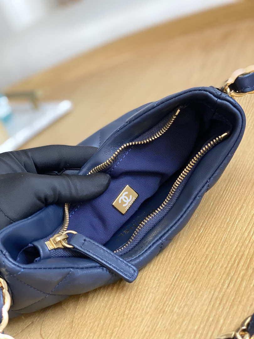 Chanel AS3562 Hobo Handbag Lambskin Navy blue