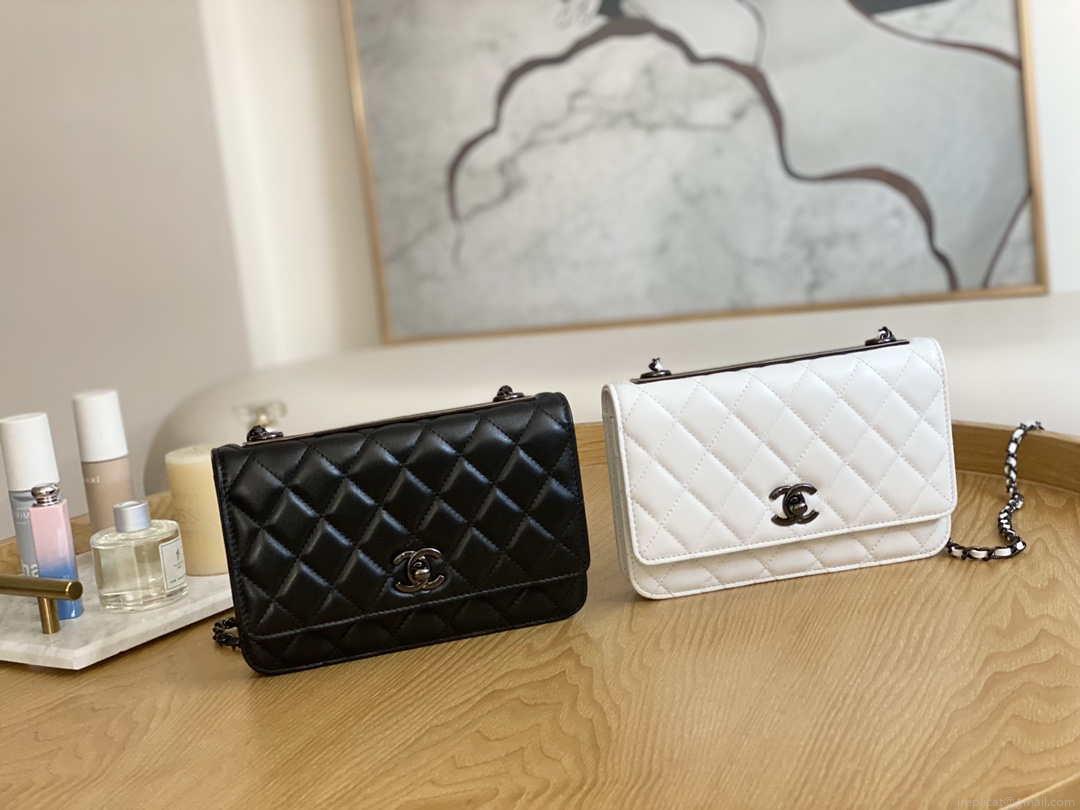 Chanel A88632 WOC 19 Chain Wallet Bag Black Lambskin with black havdware