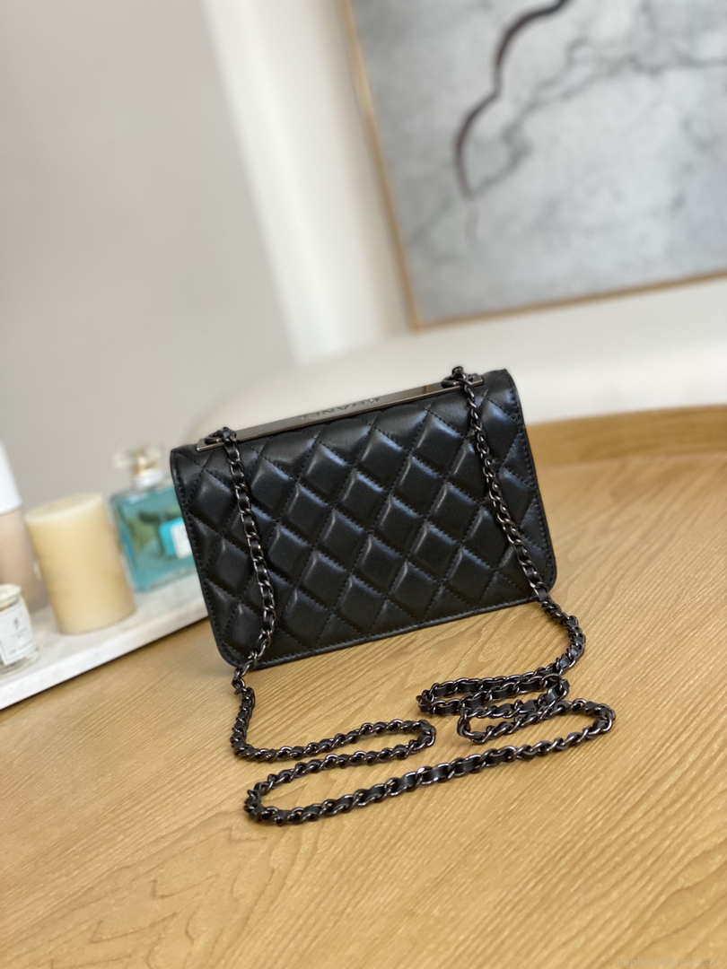 Chanel A88632 WOC 19 Chain Wallet Bag Black Lambskin with black havdware