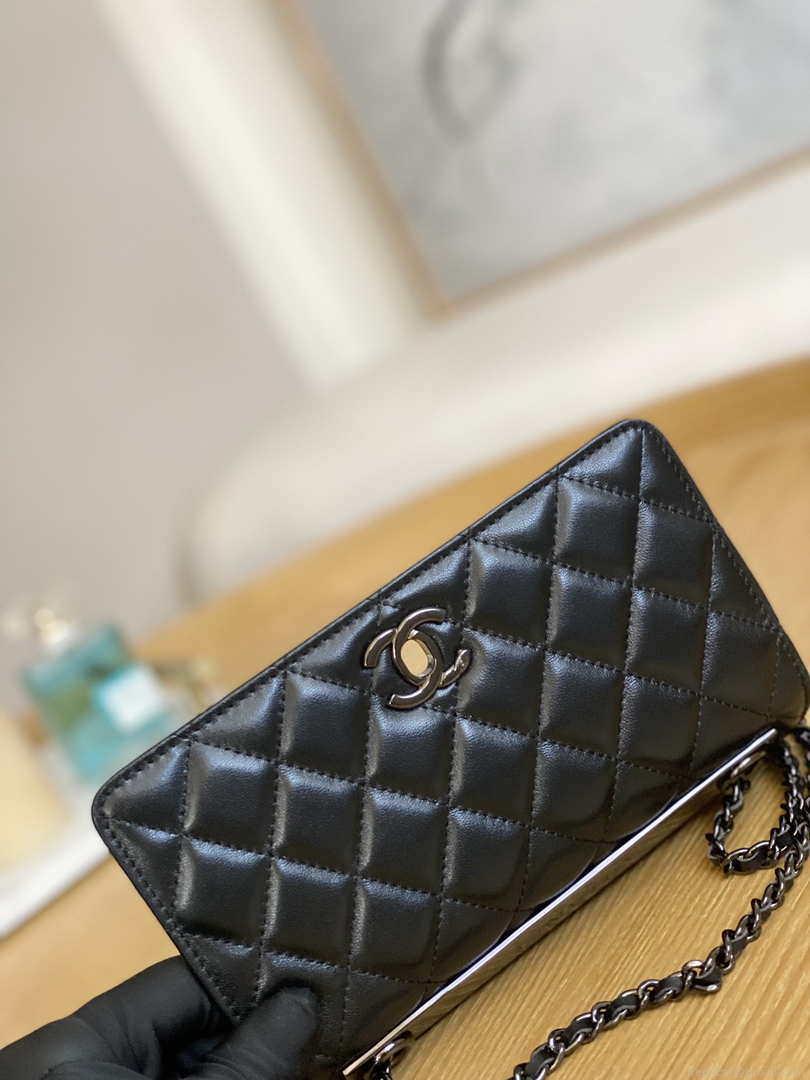 Chanel A88632 WOC 19 Chain Wallet Bag Black Lambskin with black havdware