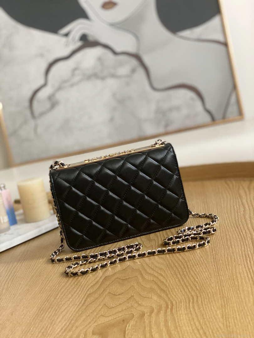 Chanel A88632 WOC 19 Chain Wallet Bag Black Lambskin Gold