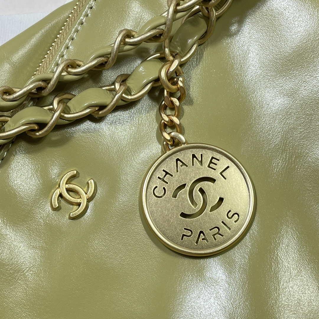 Chanel 22 Large Handbag Shiny Calfskin AS3262 Light Green