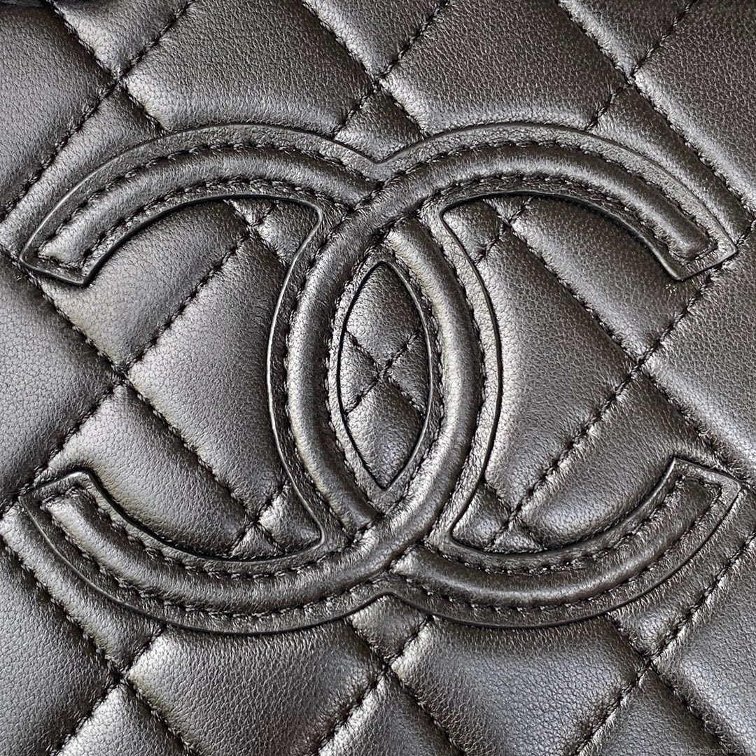 Chanel AS3345 Vanity Case Calfskin & Gold-Tone Metal Black