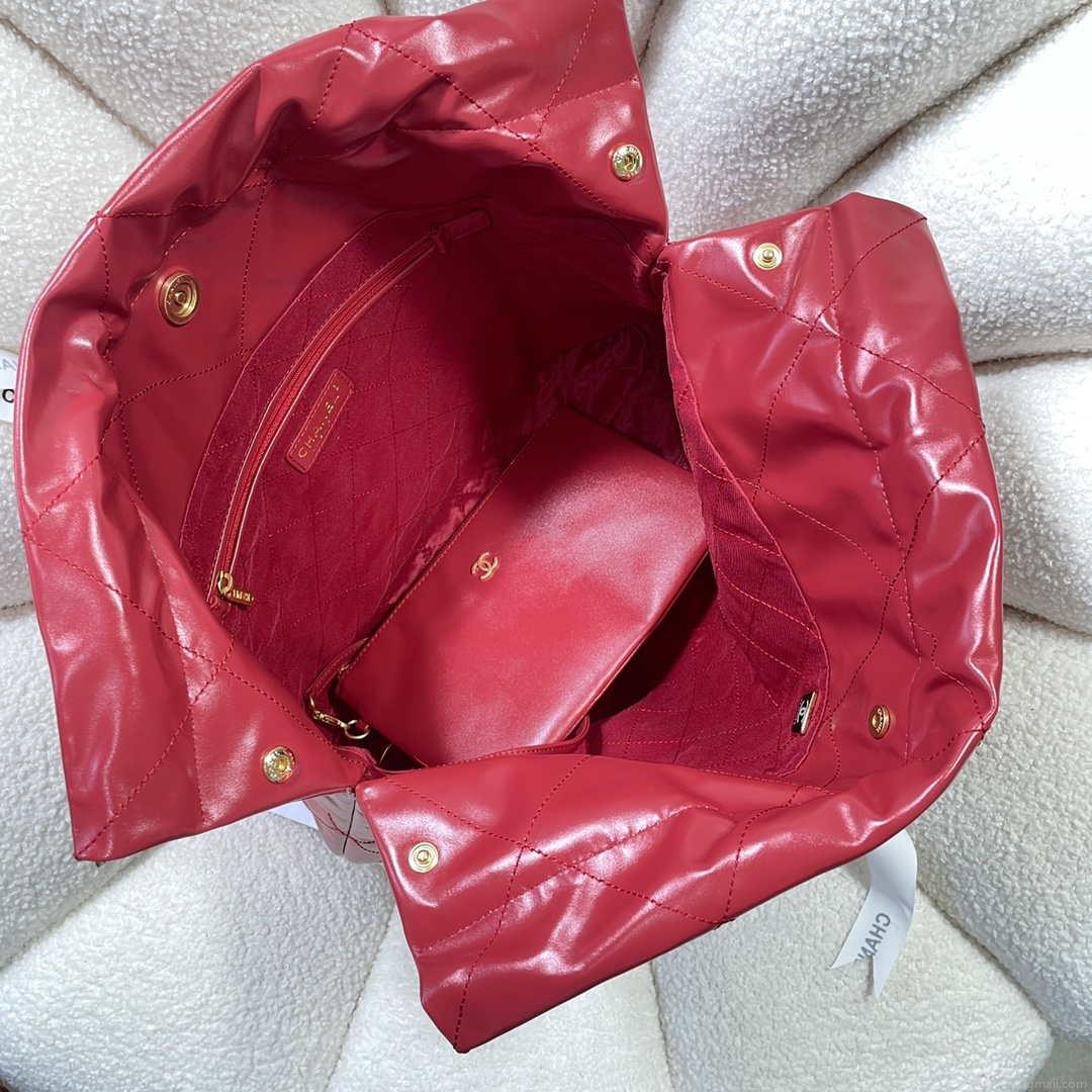 Chanel 22 Handbag Shiny Calfskin AS3261 Red