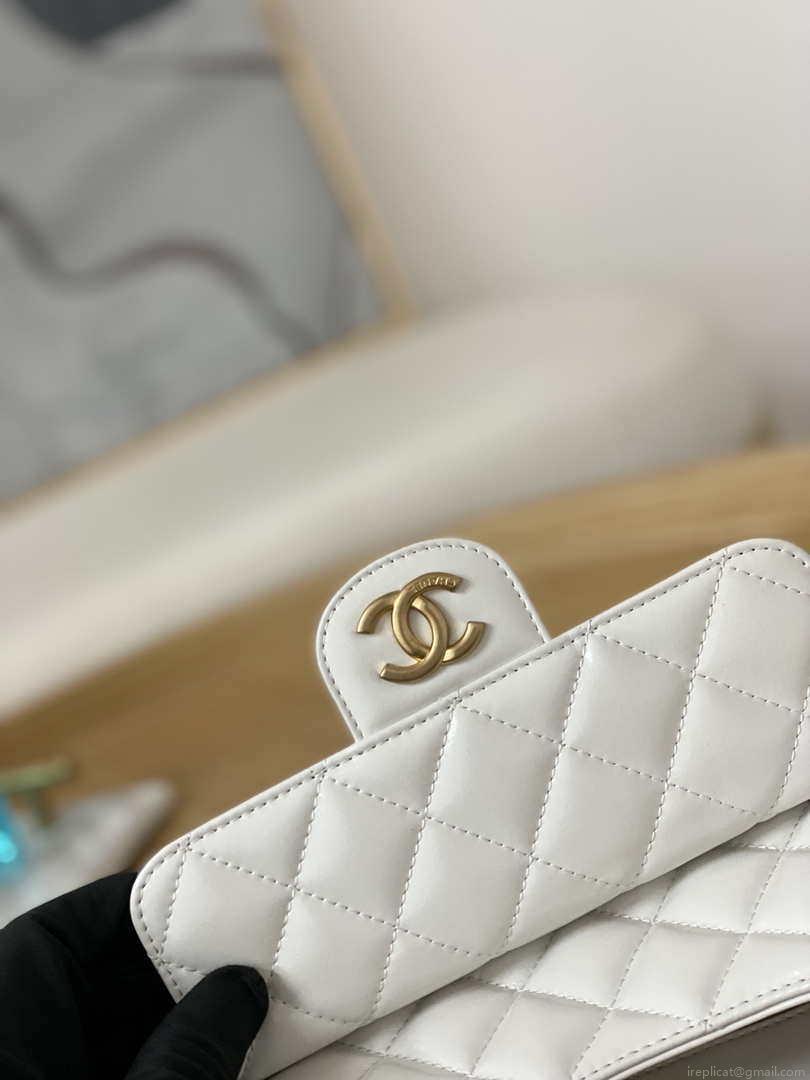 Chanel AS3690 Hobo Handbag Shiny Crumpled Calfskin & Gold-Tone Metal White