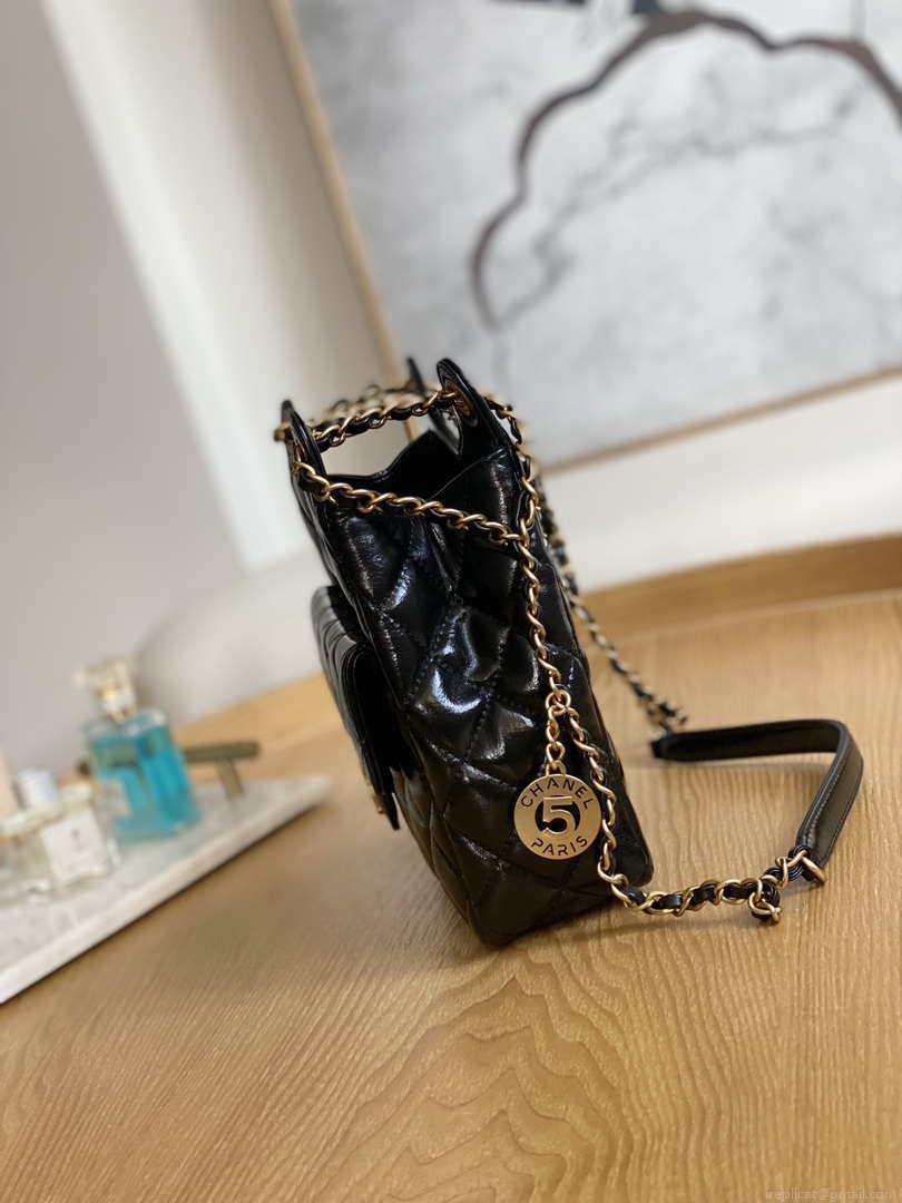 Chanel AS3690 Hobo Handbag Shiny Crumpled Calfskin & Gold-Tone Metal Black