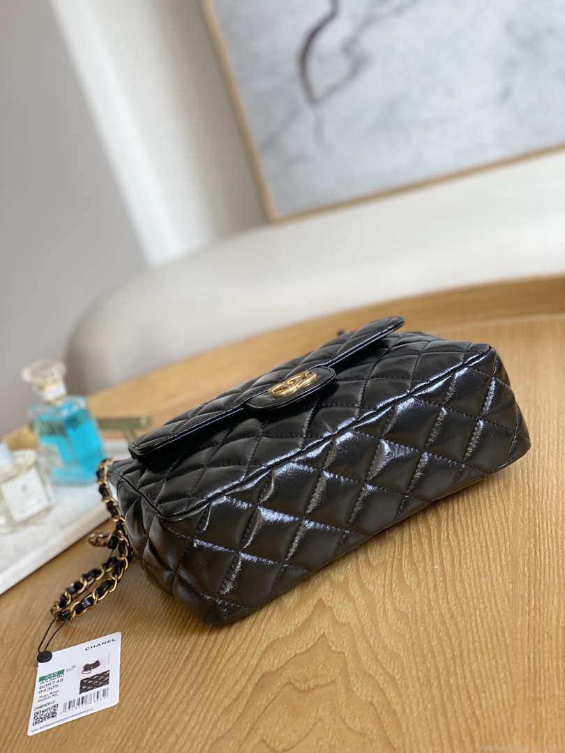 Chanel AS3690 Hobo Handbag Shiny Crumpled Calfskin & Gold-Tone Metal Black