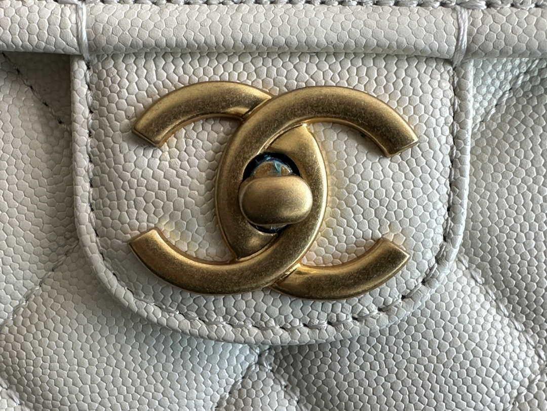 Chanel AS3662 LARGE BACKPACK Calfskin & Gold-Tone Metal White