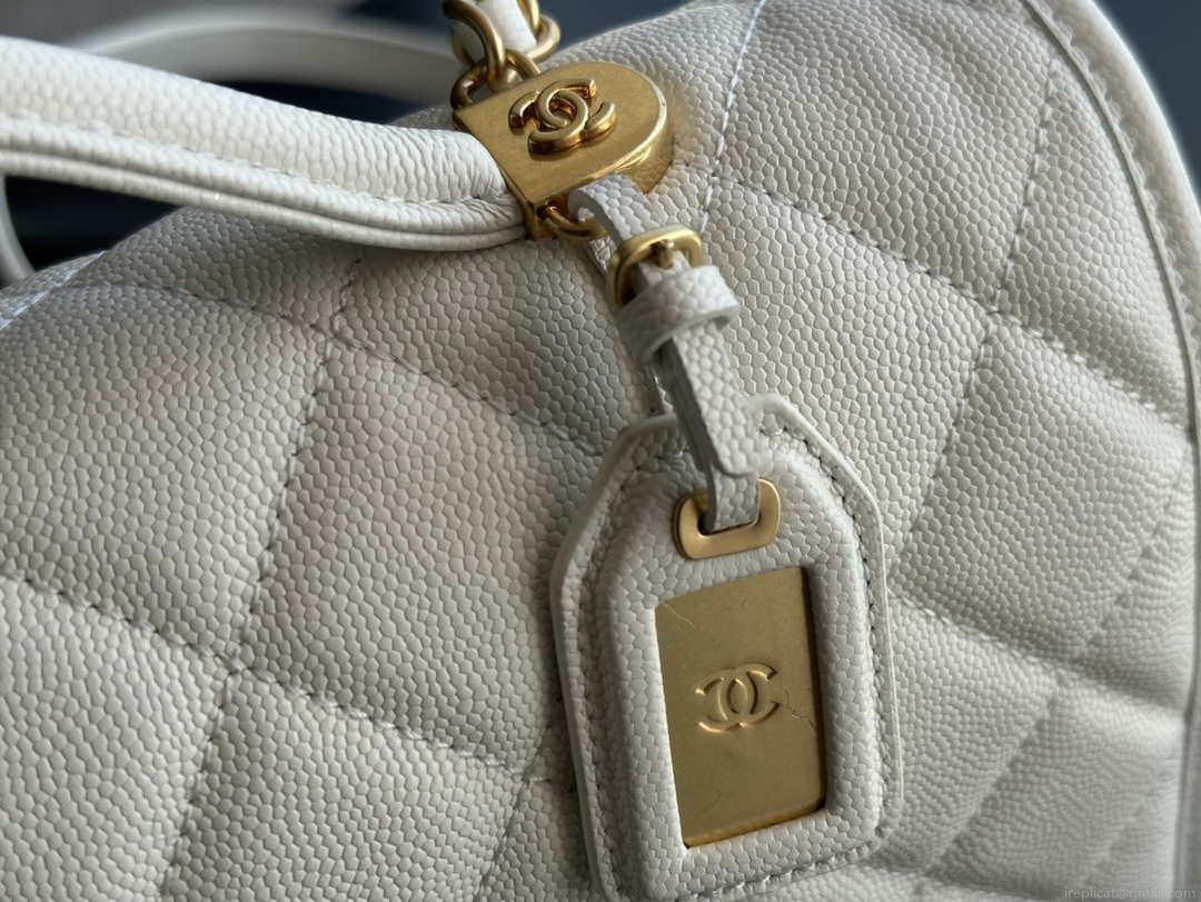 Chanel AS3662 LARGE BACKPACK Calfskin & Gold-Tone Metal White