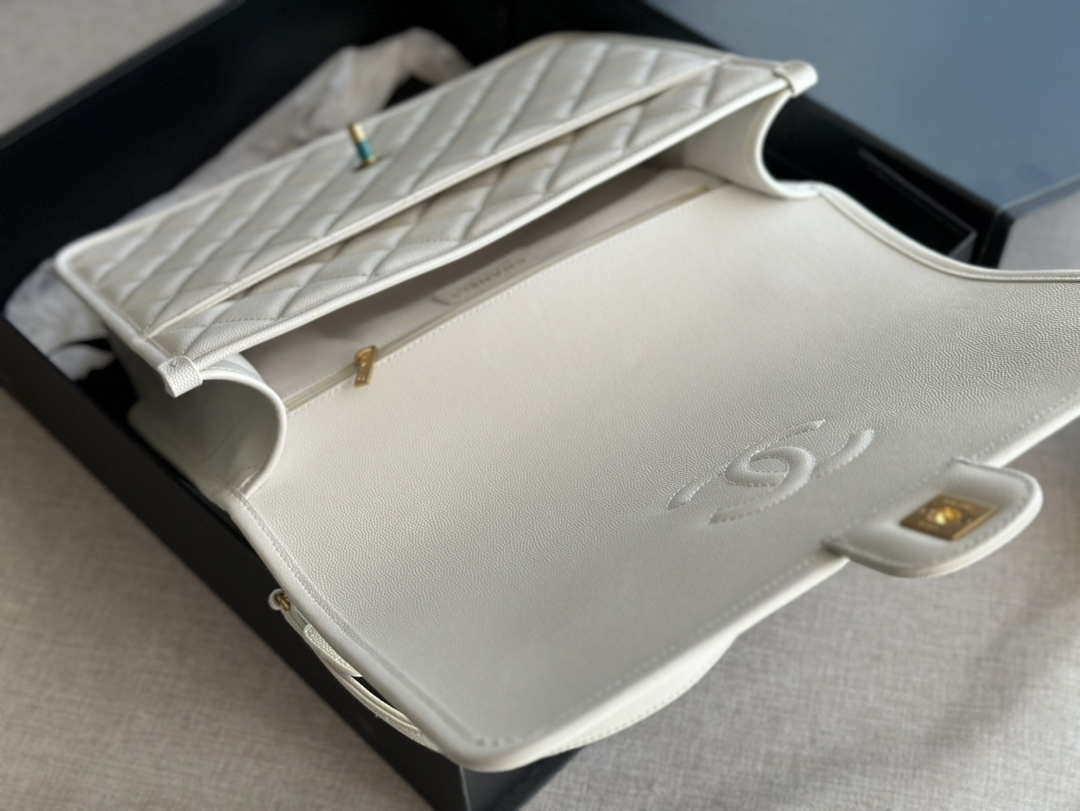 Chanel AS3662 LARGE BACKPACK Calfskin & Gold-Tone Metal White