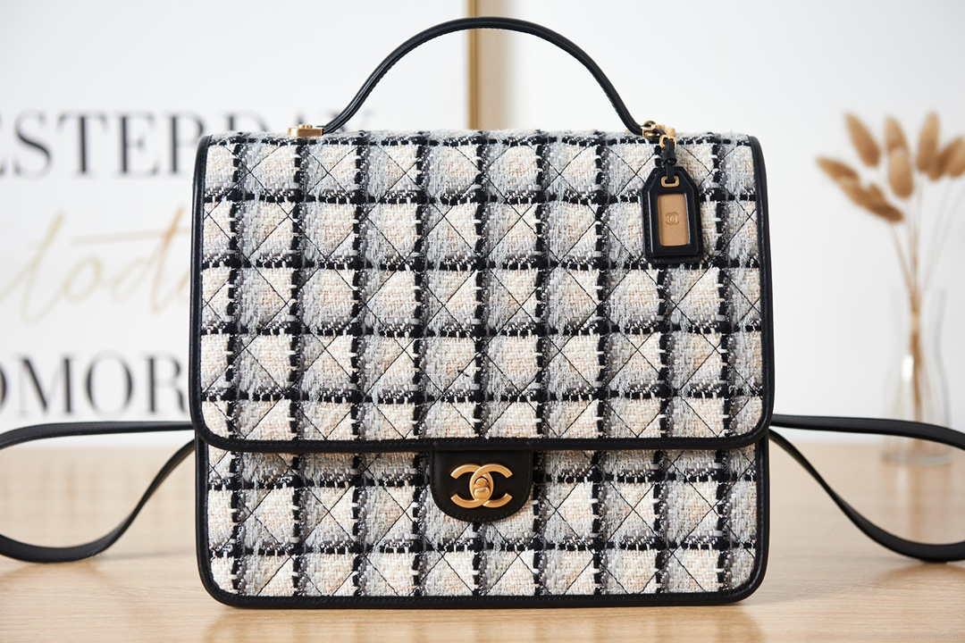 Chanel AS3662 LARGE BACKPACK Wool Tweed & Gold-Tone Metal White