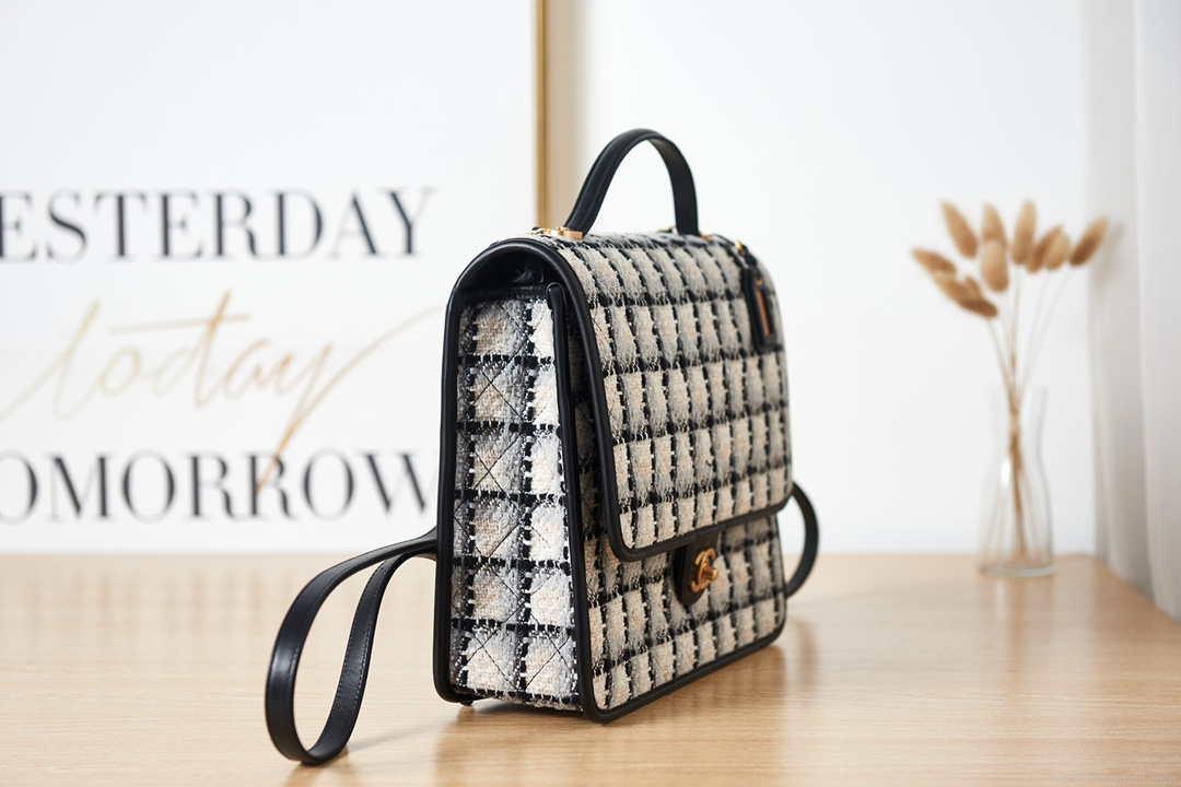 Chanel AS3662 LARGE BACKPACK Wool Tweed & Gold-Tone Metal White