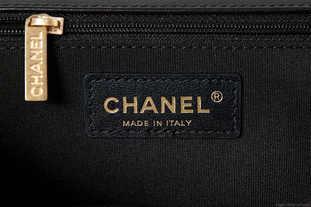 Chanel AS3662 LARGE BACKPACK Wool Tweed & Gold-Tone Metal White