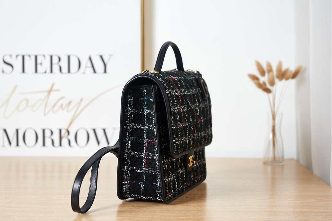 Chanel AS3662 LARGE BACKPACK Wool Tweed & Gold-Tone Metal Black
