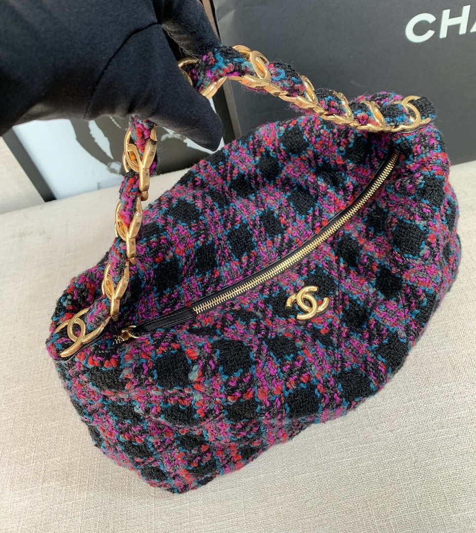 Chanel AS3564 MAXI HOBO BAG Wool Tweed & Gold-Tone Metal Purple