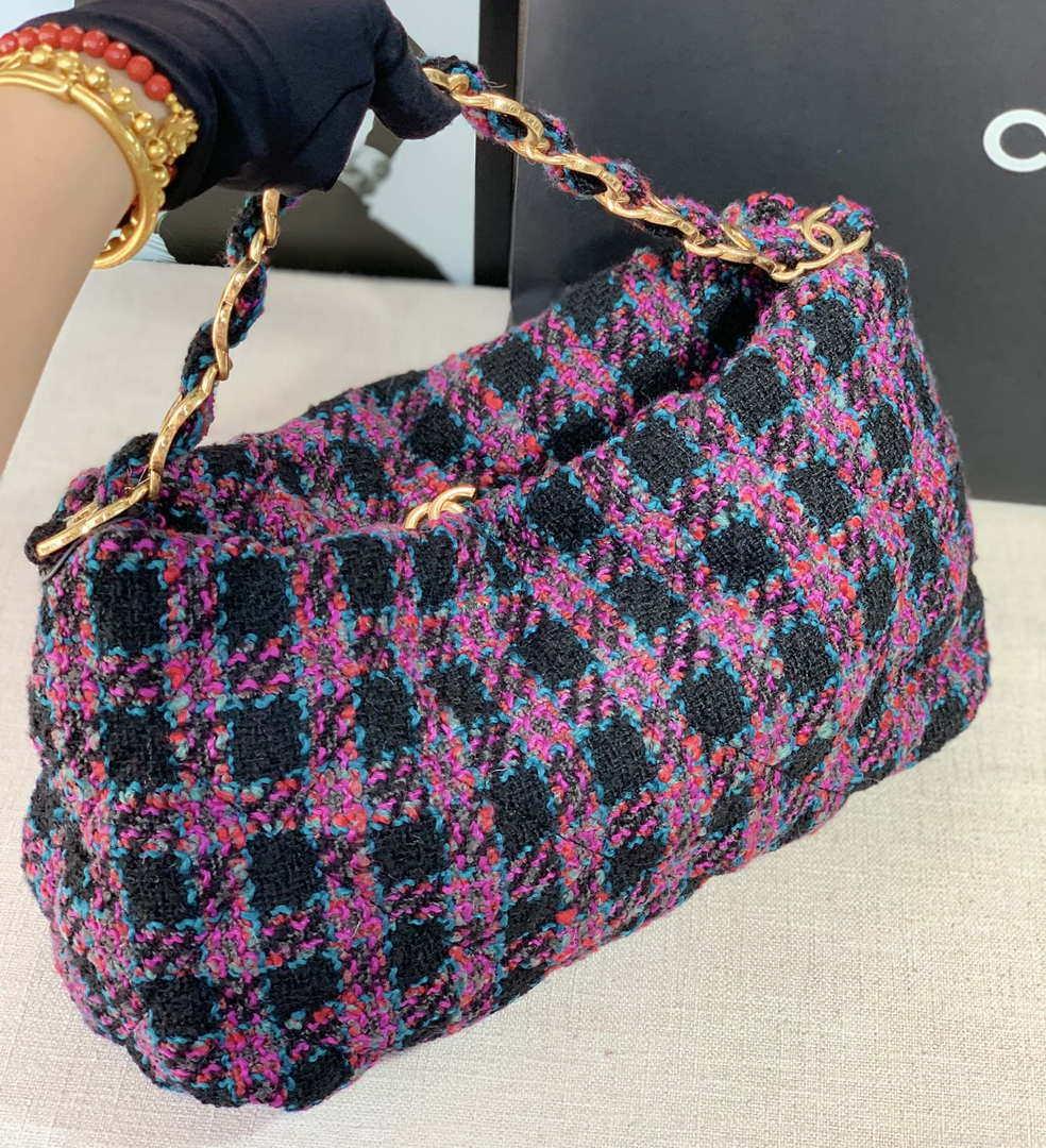 Chanel AS3564 MAXI HOBO BAG Wool Tweed & Gold-Tone Metal Purple