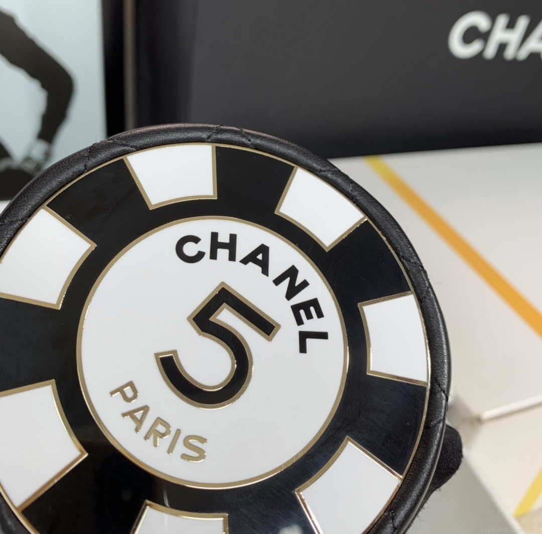 Chanel Ap3704 Clutch With Chain Lambskin Enamel & Gold-Tone Metal Black & White