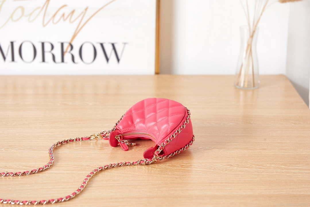 Chanel AP3232 Clutch With Chain Lambskin & Shiny Light Gold Metal Red