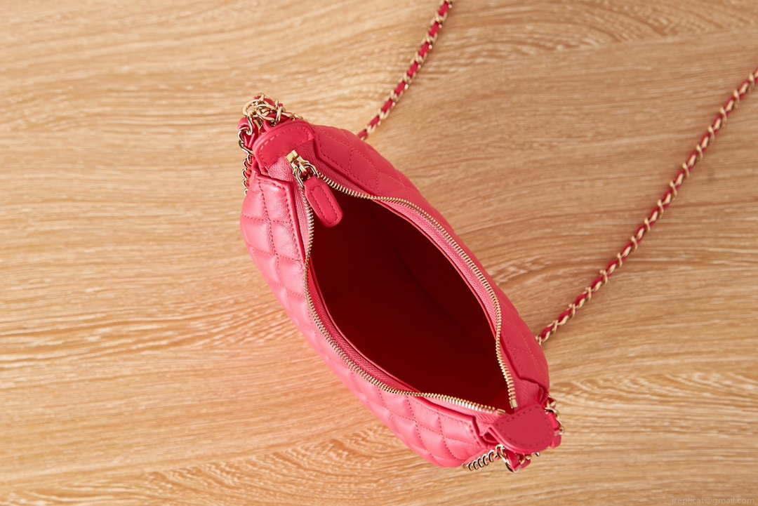 Chanel AP3232 Clutch With Chain Lambskin & Shiny Light Gold Metal Red