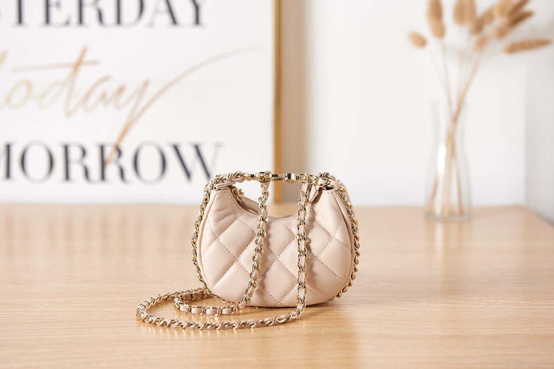 Chanel AP3232 Clutch With Chain Lambskin & Shiny Light Gold Metal Beige