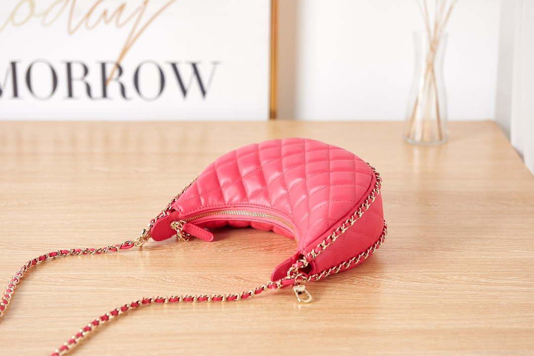Chanel AS3917 Clutch With Chain Lambskin & Shiny Light Gold Metal Red
