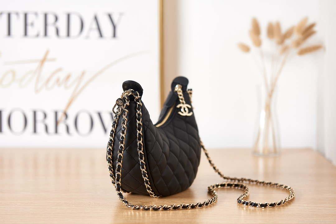 Chanel AS3917 Clutch With Chain Lambskin & Shiny Light Gold Metal Black