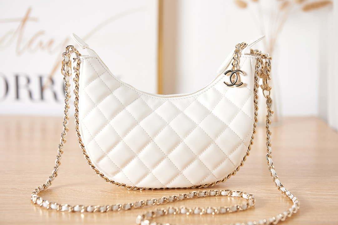 Chanel AS3917 Clutch With Chain Lambskin & Shiny Light Gold Metal White