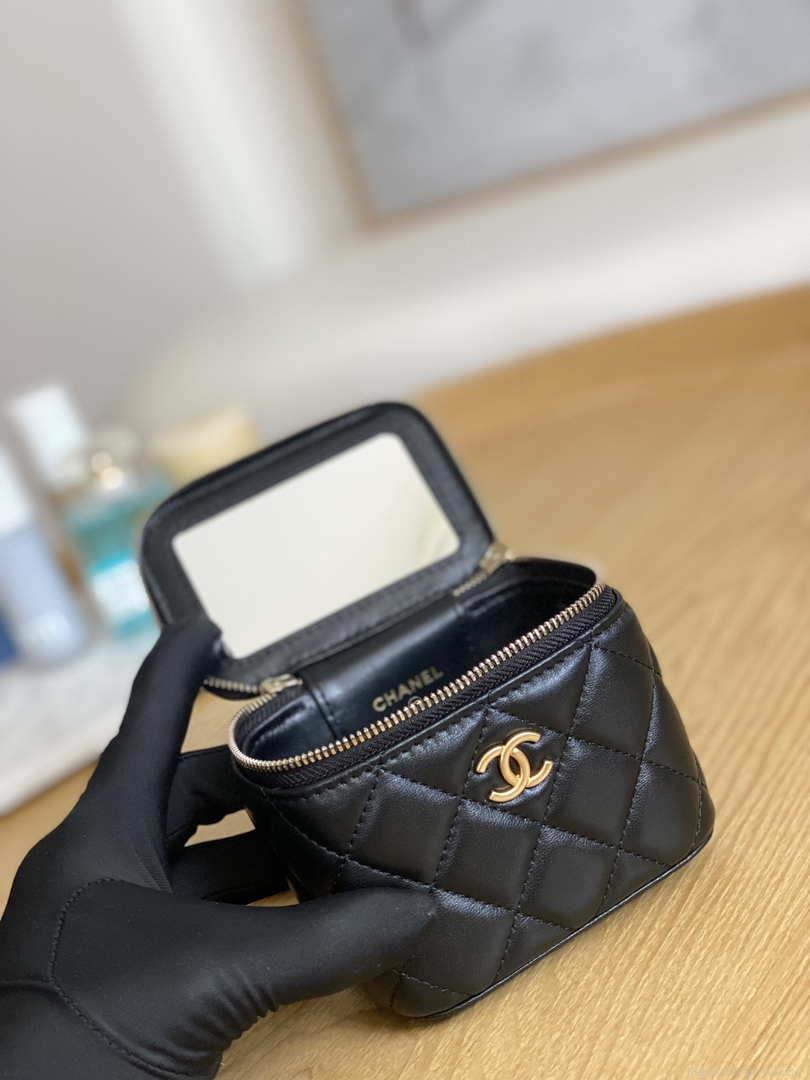 Chanel A68101 Small Vanity With Chain Lambskin Black
