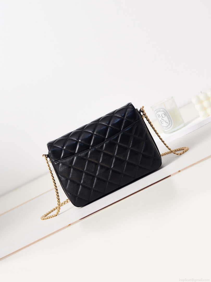 Chanel AS3855 Flap bag With Chain shiny Lambskin & Gold-Tone Metal Black