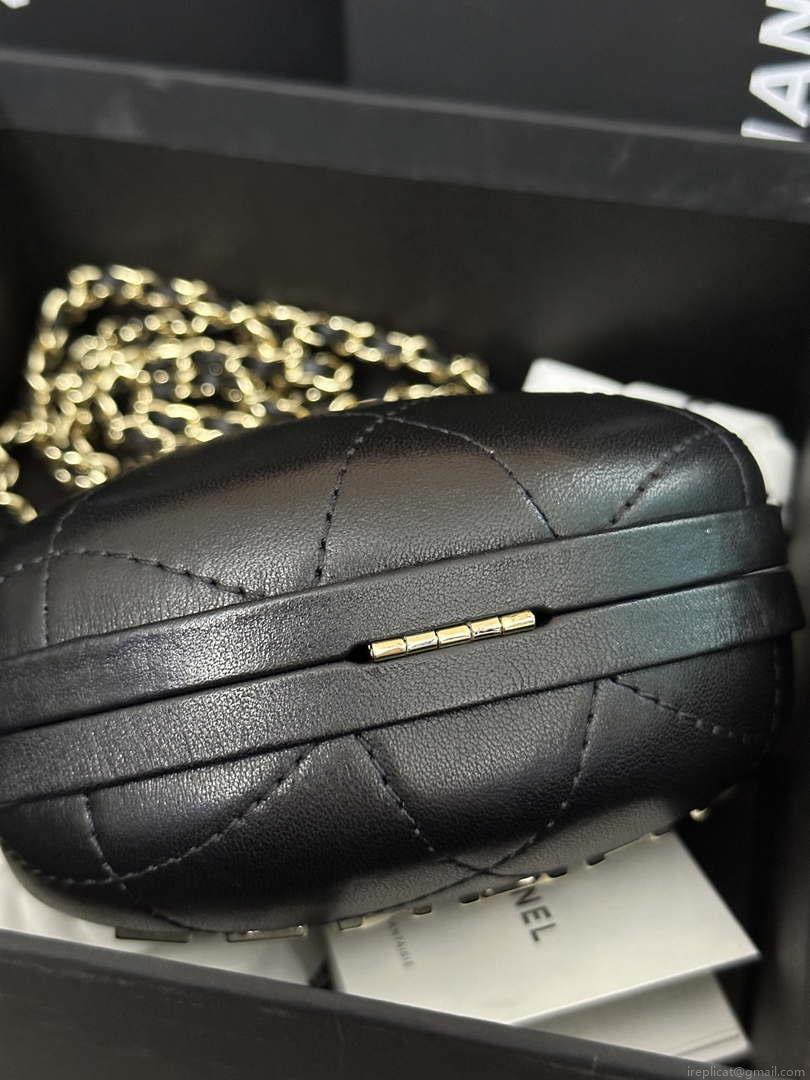 Chanel AP3252 Clutch With Chain Lambskin Black