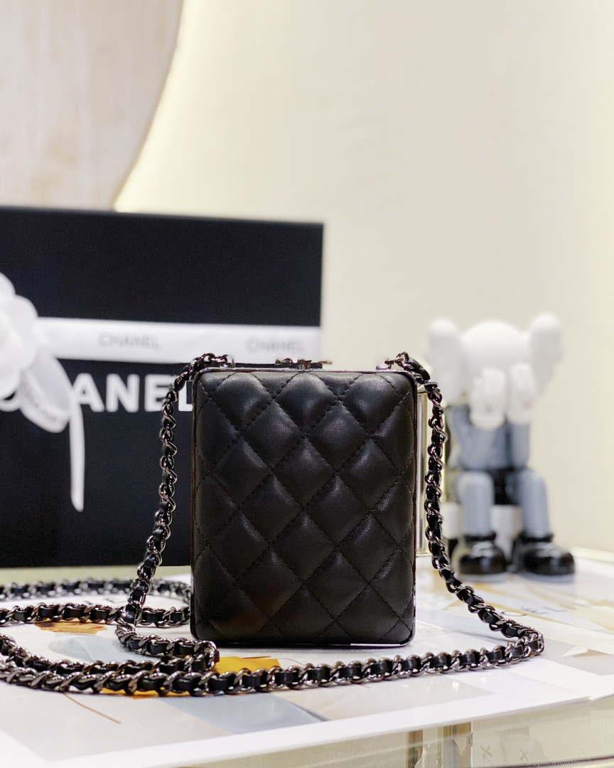 Chanel 22K Evening Bag With Pearls Black and Silver