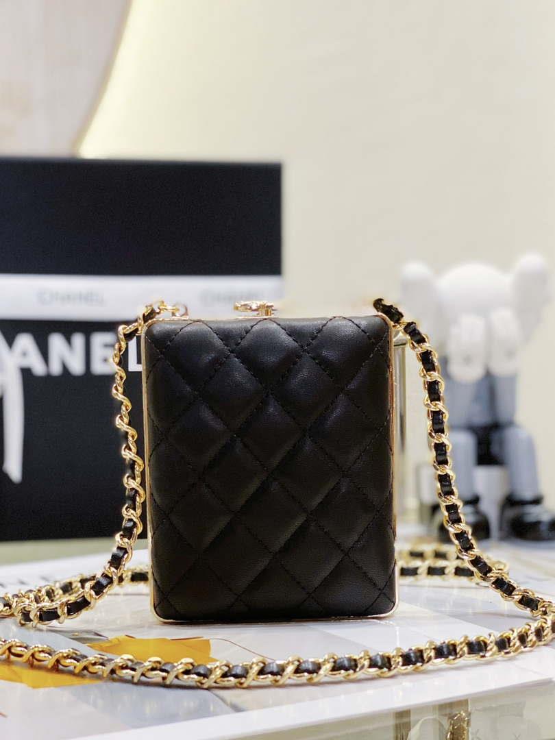 Chanel 22K Evening Bag With Pearls Black and Gold