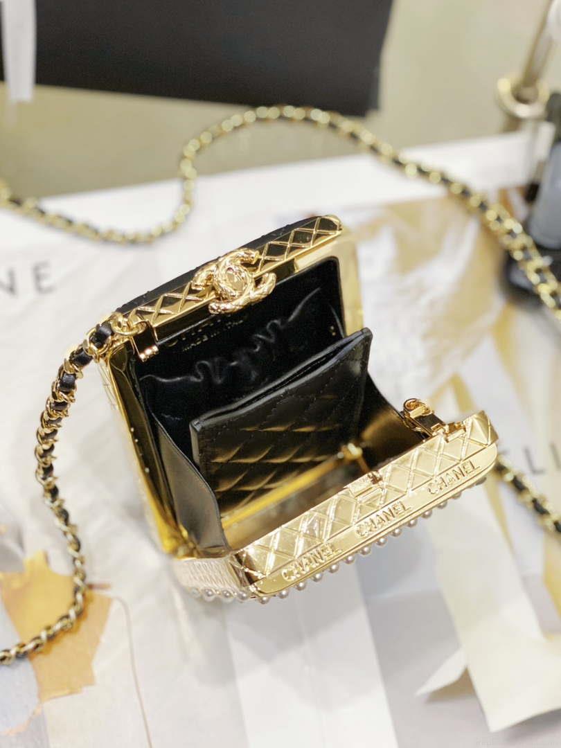 Chanel 22K Evening Bag With Pearls Black and Gold