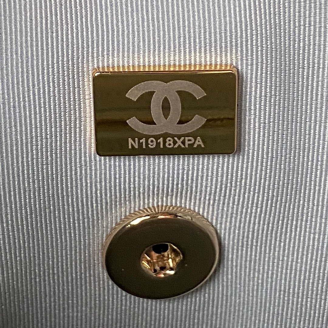 Chanel AS4058 Backpack Grained Shiny Calfskin & Gold-Tone Metal Light Blue